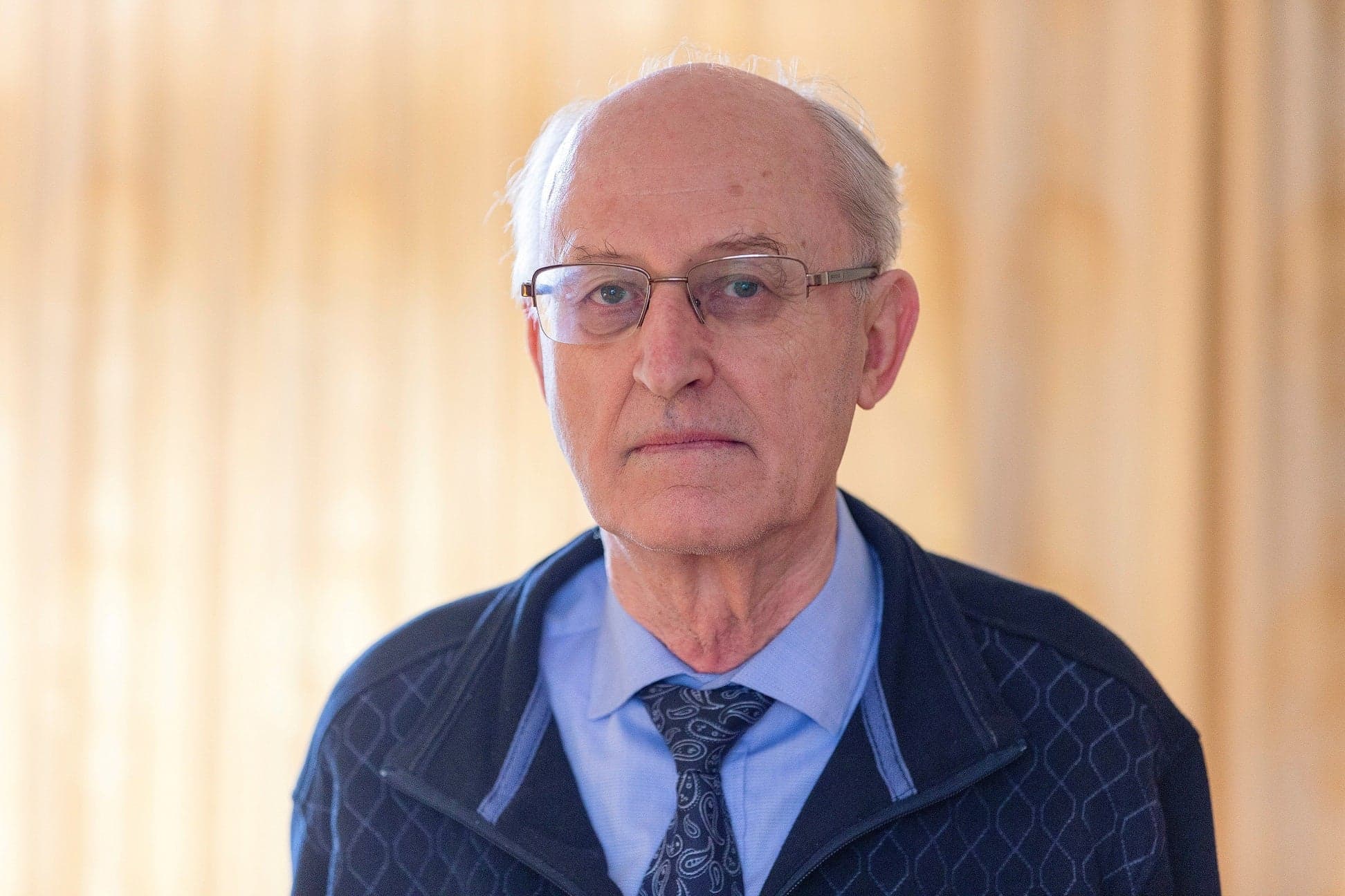 Valen, Leen J. van